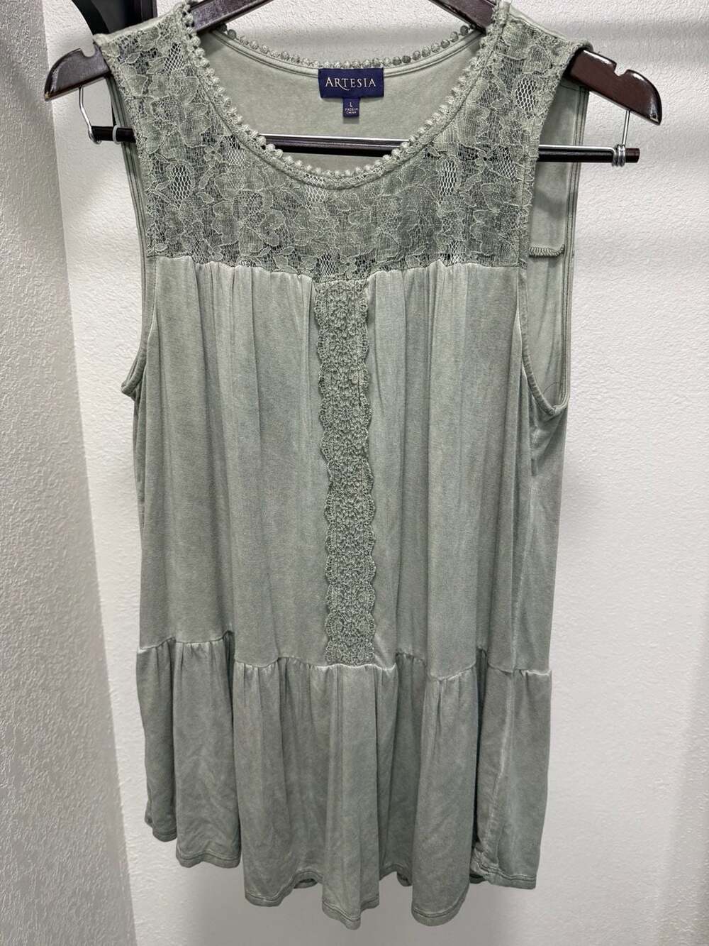 Artesia Sleeveless Tiered Boho Tank Top with Lace Detail-L